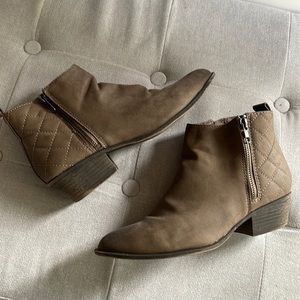 Madden girl brown quoted ankle booties with double zippers